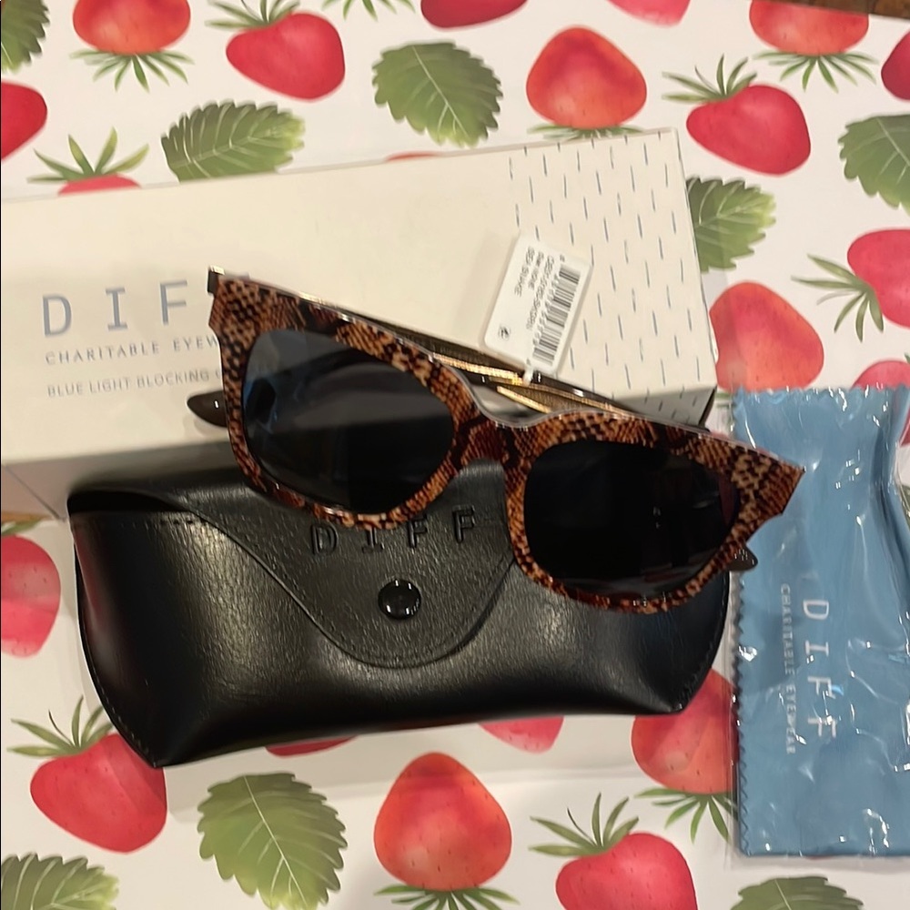 Sea snake Print Sunglasses
